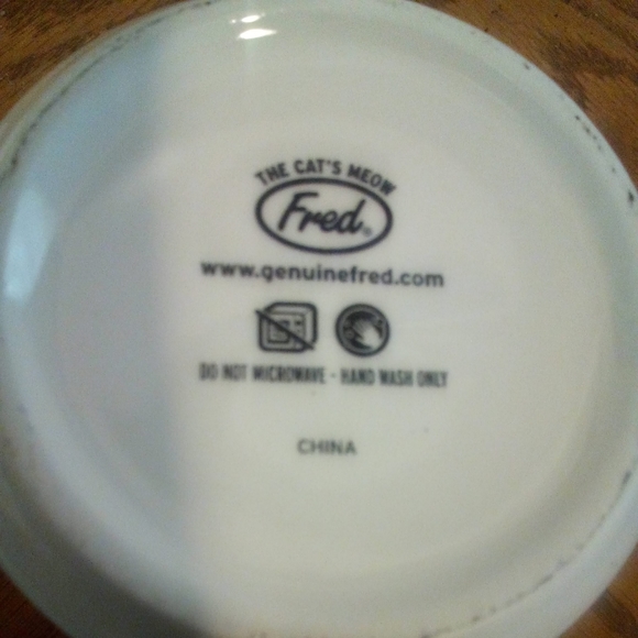 Genuine Fred's  Ceramic Mug Crazy Cat Lady Metallic Gold 16 Oz and Cat Dish - Picture 5 of 6